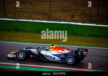 41 Arvid Lindblad, (GRB), Visa CashApp Racing Bulls, VCARB 03 Red Bull-Ford, während des Shakedown des neuen VCARB 03-Wagens für die Formel-1-Weltmeisterschaft 2026, Imola Enzo e Dino Ferrari, 20. Januar 2026 Stockfoto