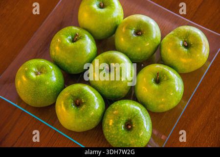 Grüne Äpfel. Still-Leben. Stockfoto