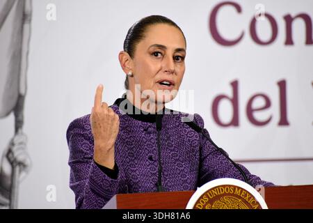 Mexiko-Stadt, Mexiko. Januar 2026. Mexikos Präsidentin Claudia Sheinbaum Pardo spricht während einer Briefing-Konferenz im Nationalpalast über den Masern-Ausbruch und die Impfkampagnen. Am 20. Januar 2026 in Mexiko-Stadt. (Foto: Luis Barron/Eyepix Group) Credit: Eyepix Group/Alamy Live News Stockfoto