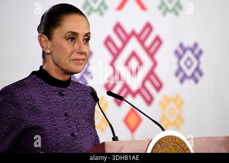 Mexiko-Stadt, Mexiko. Januar 2026. Mexikos Präsidentin Claudia Sheinbaum Pardo spricht während einer Briefing-Konferenz im Nationalpalast über den Masern-Ausbruch und die Impfkampagnen. Am 20. Januar 2026 in Mexiko-Stadt. (Foto: Luis Barron/Eyepix Group) Credit: Eyepix Group/Alamy Live News Stockfoto