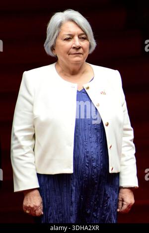 Mexiko-Stadt, Mexiko. Januar 2026. Generalgouverneur von Kanada, Mary Simon, blickt während der Begrüßungszeremonie im Rahmen ihres Arbeitsbesuchs in Mexiko im Nationalpalast zu. Am 20. Januar 2026 in Mexiko-Stadt. (Foto: Luis Barron/Eyepix Group/SIPA USA) Credit: SIPA USA/Alamy Live News Stockfoto