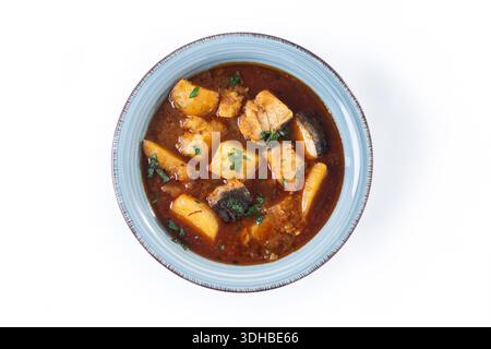 Traditionell zubereiteter Kabeljau auf Spanisch. Osteressen. Stockfoto