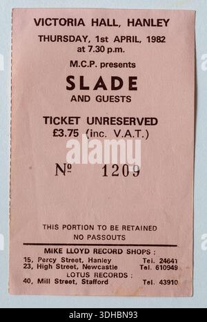 Klassische Konzertkarte der 1980er Jahre für die Popgruppe SLADE in der Victoria Hall Hanley am Donnerstag, 1. April 1982 Stockfoto