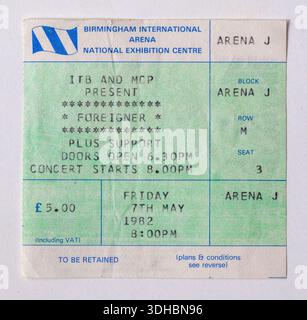 Klassische Konzertkarte der 1980er Jahre für die Popgruppe FOREIGNER in der Birmingham National Arena am Freitag, den 7. Mai 1982 Stockfoto