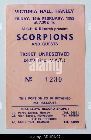 Klassische Konzertkarte der 1980er Jahre für die Rockgruppe SCORPIONS in der Victoria Hall Hanley am Freitag, den 19. Februar 1982 Stockfoto