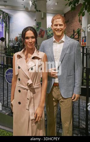 Vereinigtes Königreich, London, Marylebone, Madame Tussauds Wachsmuseum, britische Königsfamilie, Prinz Harry, Herzog von Sussex, und Meghan Markle, die amerikanische Schauspielerin, die Herzogin von Sussex wurde Stockfoto