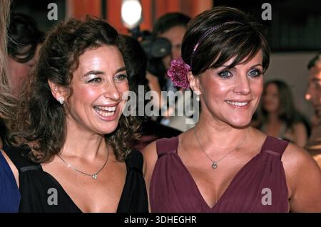 ARCHIV: Isabel Varell Schauspielerin und Sängerin Isabel Varell mit Birgit Schrowange anläßlich der Verleihung des Deutschen Fernsehpreises , 2009 ARCHIVAUFNAHME, Datum geschätzt 20260118JWM1201 *** ARCHIV Isabel Varell Schauspielerin und Sängerin Isabel Varell mit Birgit Schrowange anlässlich der Verleihung des Deutschen Fernsehpreises , 2009 ARCHIVBILD, Datum geschätzt 20260118JWM120260118JW1201 Stockfoto