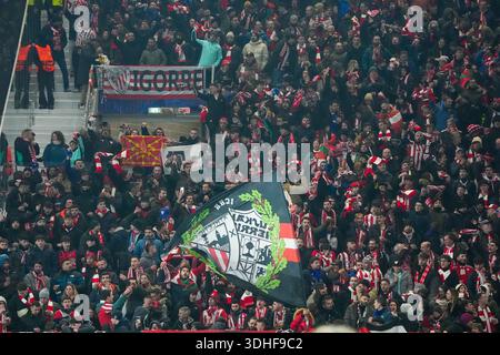 Bergamo, Italie. Januar 2026. Anhänger des Athletic Club während der UEFA Champions League, League-Phase, MD7-Fußballspiel zwischen Atalanta BC und Athletic Club am 21. Januar 2026 im Gewiss Stadium in Bergamo, Italien - Foto Alessio Morgese/DPPI Credit: DPPI Media/Alamy Live News Stockfoto