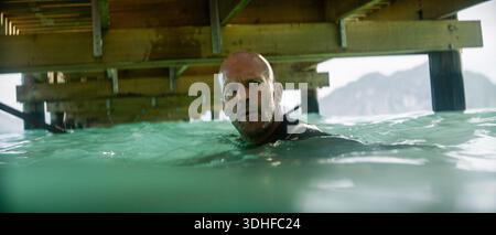 The Meg 2: The Trench (2023)Jason Statham als Jonas Taylor *Filmstill - nur redaktionelle Verwendung* CAP/PLF Warner Bros/Delivered by Capital Pictures Stockfoto