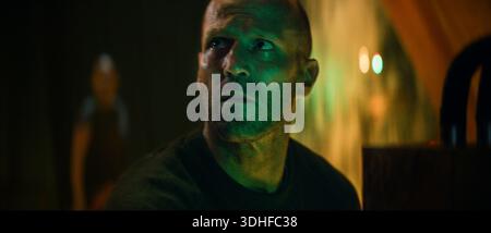 The Meg 2: The Trench (2023)Jason Statham als Jonas Taylor *Filmstill - nur redaktionelle Verwendung* CAP/PLF Warner Bros/Delivered by Capital Pictures Stockfoto