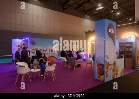 Barcelona, Spanien. Januar 2026. Das ICE-Logo, das am dritten Tag der ICE Barcelona 2026, der Internationalen Casino-Ausstellung in der Fira de Barcelona, zu sehen ist. (Foto von Thiago Prudencio/SOPA Images/SIPA USA) Credit: SIPA USA/Alamy Live News Stockfoto