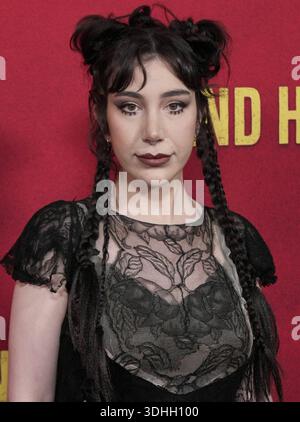 Los Angeles, USA. Januar 2026. Emma Raimi kommt am Mittwoch, den 21. Januar 2026, zur SENDE HELP World Premiere der 20th Century Studios im TCL Chinese Theatre in Hollywood, KALIFORNIEN. (Foto: Sthanlee B. Mirador/SIPA USA) Credit: SIPA USA/Alamy Live News Stockfoto