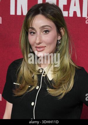 Los Angeles, USA. Januar 2026. Phem kommt am Mittwoch, den 21. Januar 2026, bei der SENDE HELP World Premiere der 20th Century Studios im TCL Chinese Theatre in Hollywood, CA. (Foto: Sthanlee B. Mirador/SIPA USA) Credit: SIPA USA/Alamy Live News Stockfoto