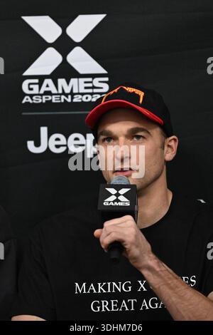 Aspen, Colorado, USA. Januar 2026. NICK GOEPPER spricht während der Eröffnungspressekonferenz. Athleten aus aller Welt treten bei den X Games 2026 an, die im Buttermilk Mountain in Aspen, Colorado, stattfinden. (Kreditbild: © Kai River Kanzer/ZUMA Press Wire) NUR REDAKTIONELLE VERWENDUNG! Nicht für kommerzielle ZWECKE! Stockfoto