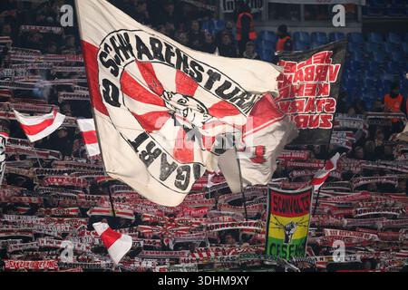 Rom, Italien. Januar 2026. Fans von Stuttgart jubeln beim Fußballspiel der UEFA Europa League 2025/2026 zwischen AS Roma und VfB Stuttgart im Stadio Olimpico in Rom (Italien) am 22. Januar 2026 an. Quelle: Insidefoto/Alamy Live News Stockfoto
