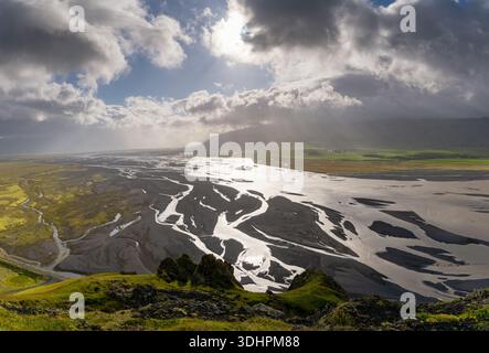 Blick auf das Thorsmork-Tal und den Katla-Geopark im Süden Islands in der Nähe von Hvolsvollur Stockfoto