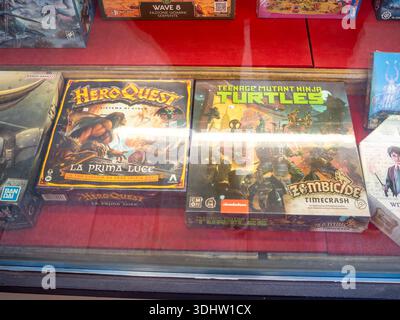 Cremona, Italien, 9. Januar 2026 mit beliebten Brett- und Tabletop-Rollenspielen, darunter HeroQuest, TMNT Zombicide und Harry Potter, Stockfoto