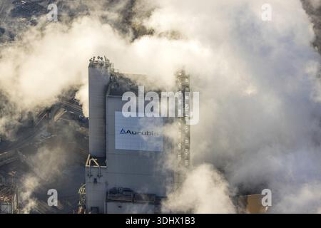 Luftaufnahme, Aurubis AG Recyclingkupferhersteller und Kupferrecycler, Rauchwolke, Gahmen, Luenen, Ruhrgebiet, Nordrhein-Westfalen, Deutschland, DE, St Stockfoto