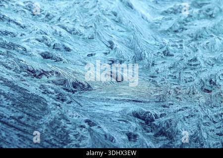 Schöne Eisblumen am Fenster, Winter, Deutschland Stockfoto