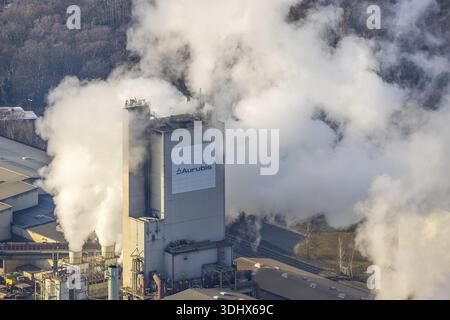 Luftaufnahme, Aurubis AG Recyclingkupferhersteller und Kupferrecycler, Rauchwolke, Gahmen, Luenen, Ruhrgebiet, Nordrhein-Westfalen, Deutschland, DE, St Stockfoto