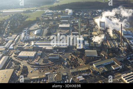 Luftaufnahme, Aurubis AG Recyclingkupferhersteller und Kupferrecycler, Rauchwolke, Gahmen, Luenen, Ruhrgebiet, Nordrhein-Westfalen, Deutschland, DE, St Stockfoto