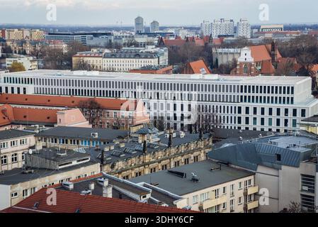 Blick von der Hexenbrücke der Kirche St. Maria Magdalena im historischen Teil der Stadt Breslau, Polen Stockfoto