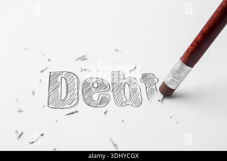 Das Wort Schulden auf weißem Hintergrund löschen, Nahaufnahme Stockfoto