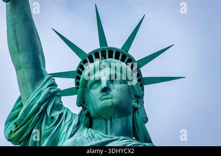 Nahaufnahme der Freiheitsstatue Kopf, Gesicht und Krone, Liberty Island, New York City, USA Stockfoto