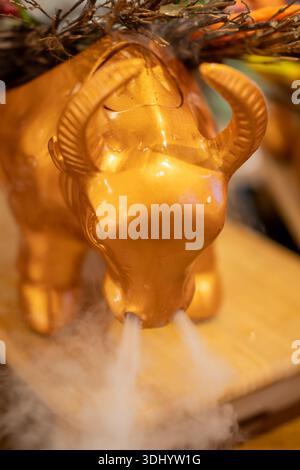 Goldene Kuhplatte für japanisches Wagyu-Rindfleisch. Stockfoto