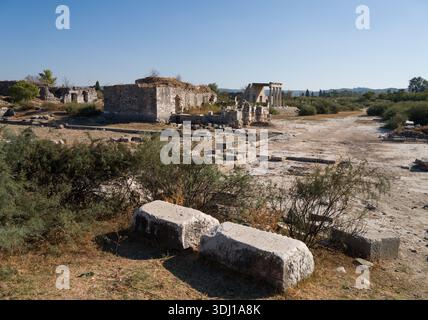 Die Ruinen von Milet. Das Theater in den Ruinen von Milet in der Nähe von Didim, Türkei. Westanatolien, ägäische Küste. Provinz Aydin, Türkiye Stockfoto