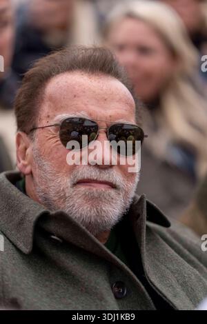 KITZBÜHEL, OESTERREICH 24. JAENNER: Das Bild zeigt den Hollywood-Schauspieler Arnold Schwarzenegger waehrend der VIP-Gaeste beim FIS Alpinen Skiweltcup Herren-Abfahrt in Kitzbühel am 24. Januar 2026 in Kitzbühel, OESTERREICH, TIROL. KITZBÜHEL, ÖSTERREICH - 24. JANUAR: Bild zeigt Hollywood-Schauspieler Arnold Schwarzenegger während der VIP-Gäste während der FIS Alpine Ski World Cup Herren Abfahrt in KITZBÜHEL am 24. Januar 2026 in KITZBÜHEL, ÖSTERREICH, TIROL. Copyright: XIBEX.agencyx xKlausxPressbergerx Stockfoto
