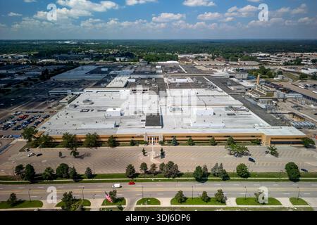 Livonia Michigan - 27. Juli 2025 : Luftaufnahme der Ford Livonia Transmission Plant, der größten Übertragungsanlage der Welt. Stockfoto