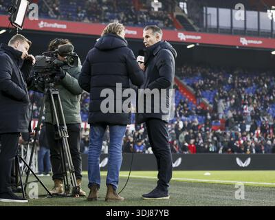 ROTTERDAM - Feyenoord-Trainer Robin van Persie vor dem niederländischen Eredivisie-Spiel zwischen Feyenoord und Heracles Almelo im Feyenoord Stadium de Kuip am 25. Januar 2026 in Rotterdam, Niederlande. PIETER STAM DE JONGE / ANP Stockfoto