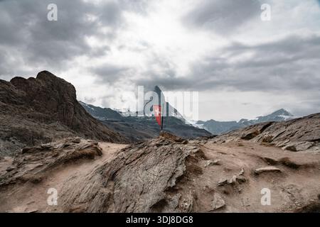 Matterhorn an einem bewölkten, schneebedeckten Tag, von den Gornergrat-Alpen aus betrachtet, Zermatt, Schweiz Stockfoto