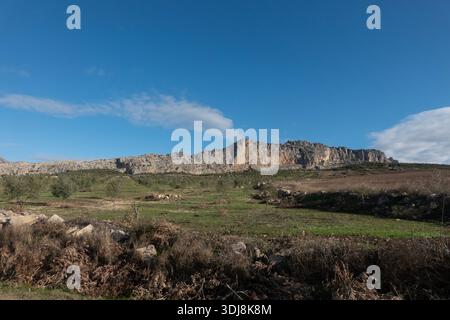 Blick auf das Naturschutzgebiet El Torcal de Antequera, Andalusien, Spanien Stockfoto