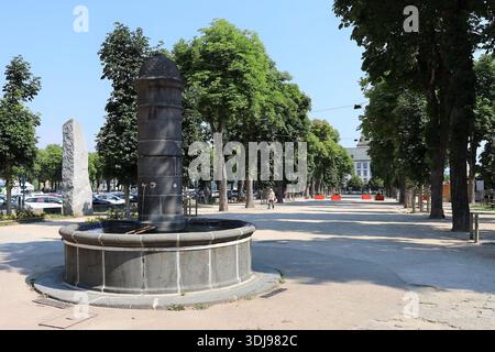 La Place du cours Spy des Ternes, Ville de Saint Mehl, Département du Cantal, Frankreich Stockfoto