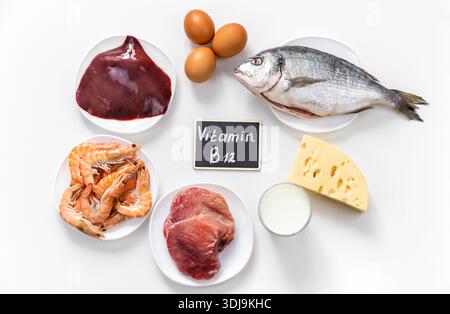Lebensmittel, die Vitamin B12 enthalten. Selektiver Fokus. Stockfoto