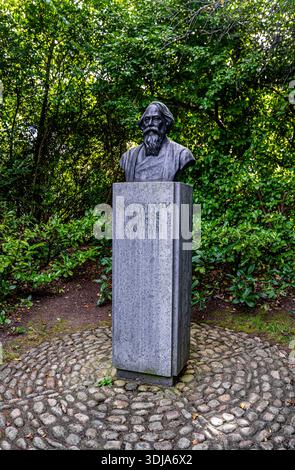 Bronzebüste von Rabindranath Tagore, indischem Dichter und Dramatiker in St Stephen’s Green, einem der historischsten Parks Dublins, in Dublin, Irland. Stockfoto