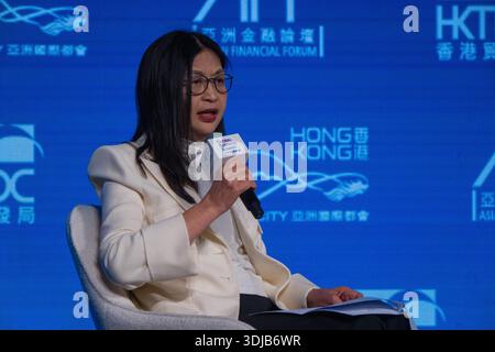 Hongkong. Januar 2026. Chief Executive Officer der Hong Kong Securities and Futures Commission, Julia Leung, während eines Podiums auf dem Asia Financial Forum am 26. Januar 2026 in Hongkong. (Foto: Vernon Yuen/Nexpher Images) Credit: Nexpher Images Limited/Alamy Live News Stockfoto