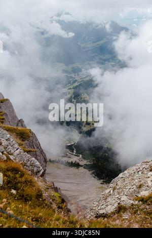 Dramatischer Blick auf die Berge von Seceda in den Dolomiten, Italien Stockfoto