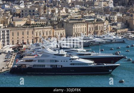 Blick auf Vittoriosa (Birgu), eine der drei Städte, Matla vom Grand Harbour, Valletta. Stockfoto