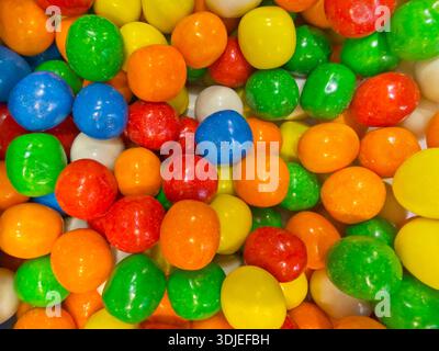 Nahaufnahme von vielen bunten Bonbons Stockfoto