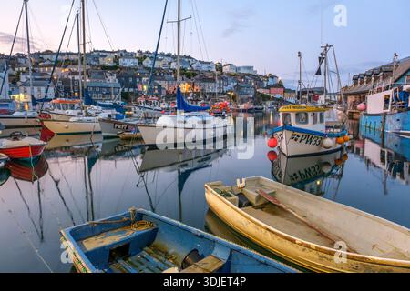 Boote im Hafen von Mevagissey, Cornwall Stockfoto