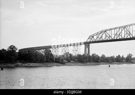 Baton Rouge, USA – um 1976: Huey P. Long Bridge Stockfoto