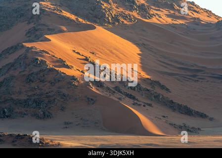 Namibia und die älteste Wüste, die Namib-Wüste, sind fantastische Orte, die Sie besuchen sollten. Stockfoto
