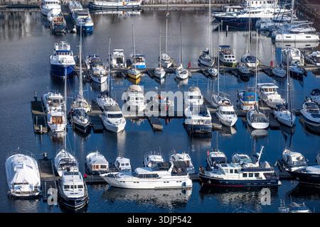 Antwerpen, Belgien, 25. Januar 2026: Blick auf den Jachthafen Willemdok in Antwerpen, Belgien Stockfoto