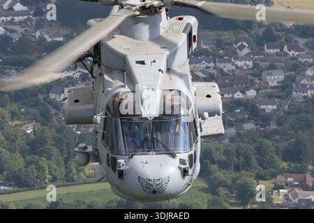 Ein AgustaWestland EH101-111 Merlin HM2 Hubschrauber der Royal Navy mit der Nummer ZH857 und der Seriennummer 50151 wird während des Royal Navy International Air Day 2019 auf RNAS Yeovilton fotografiert. Die Merlin HM2 ist für maritime Operationen optimiert, einschließlich U-Boot-Kriegsführung und Aufklärung. Er wird von drei Rolls-Royce Turbomeca RTM322-01 Turbomeca-Motoren angetrieben und wird routinemäßig von Marineflugstationen und Kriegsschiffen aus betrieben. Stockfoto