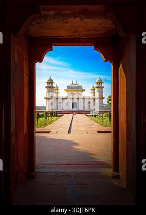 Grab von I'timād-ud-Daulah. Agra, Uttar Pradesh, Indien Stockfoto