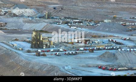 Aerial Industrial Concrete Plant Zementmischer und Aggregate Nevada Stockfoto