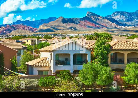 Panoramablick Auf Den Vorort Von Las Vegas Mit Blick Auf Den Red Rock Mountain Stockfoto